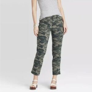 Universal Thread 6/28 CamoFlag Green Women Stretch High Rise Straight Jeans
